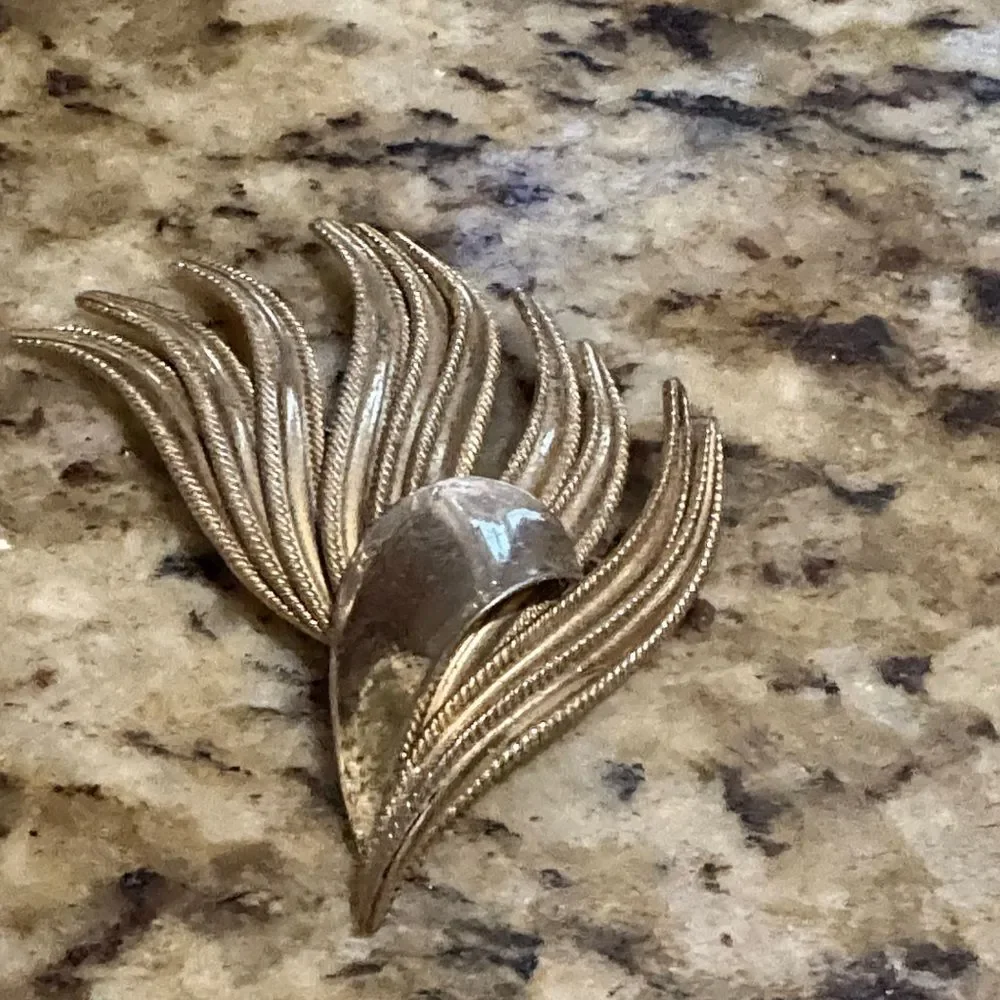 Chic Gold and Silver Flowing Brooch